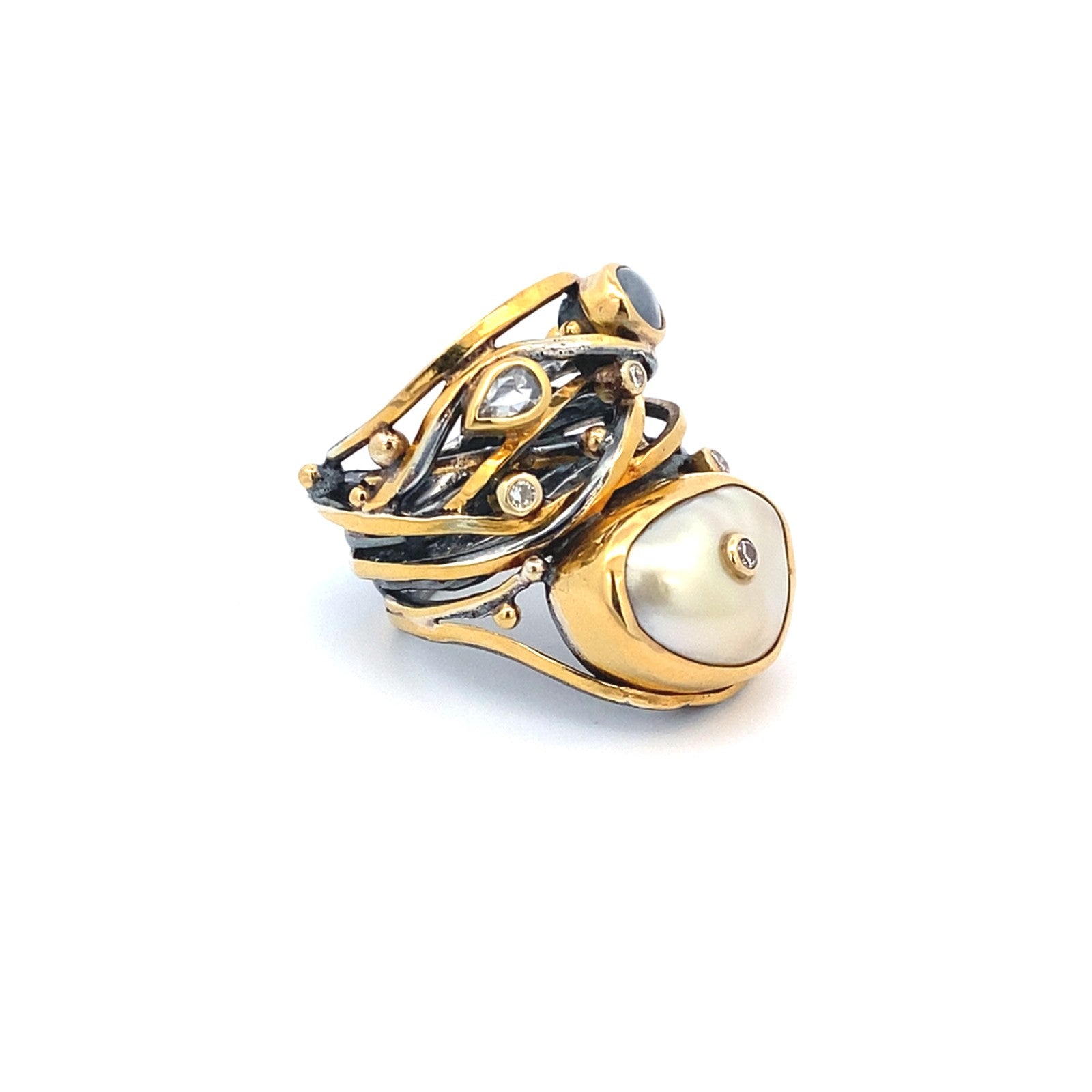 Twisted Ring Pearl