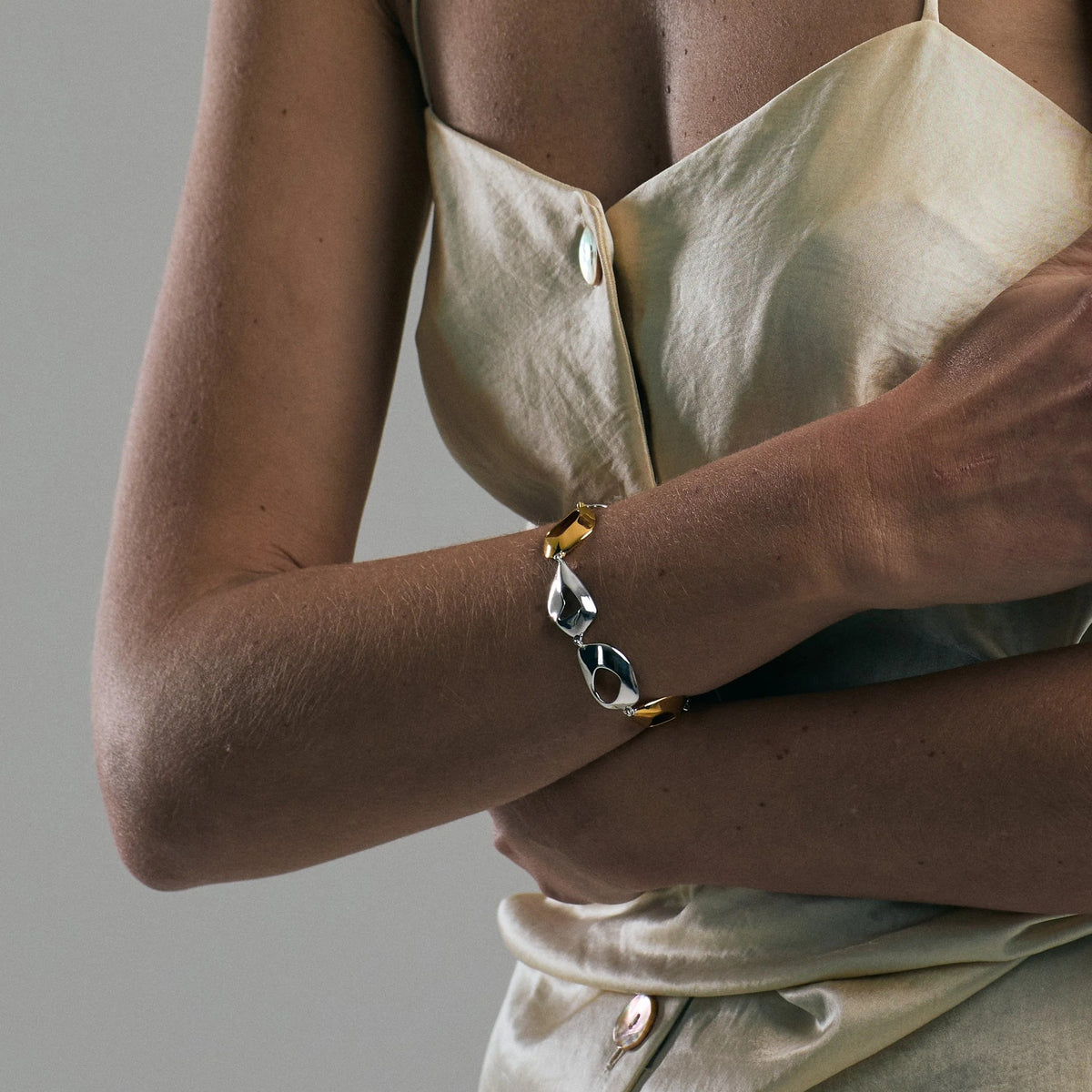 Élan Sculpted Bracelet