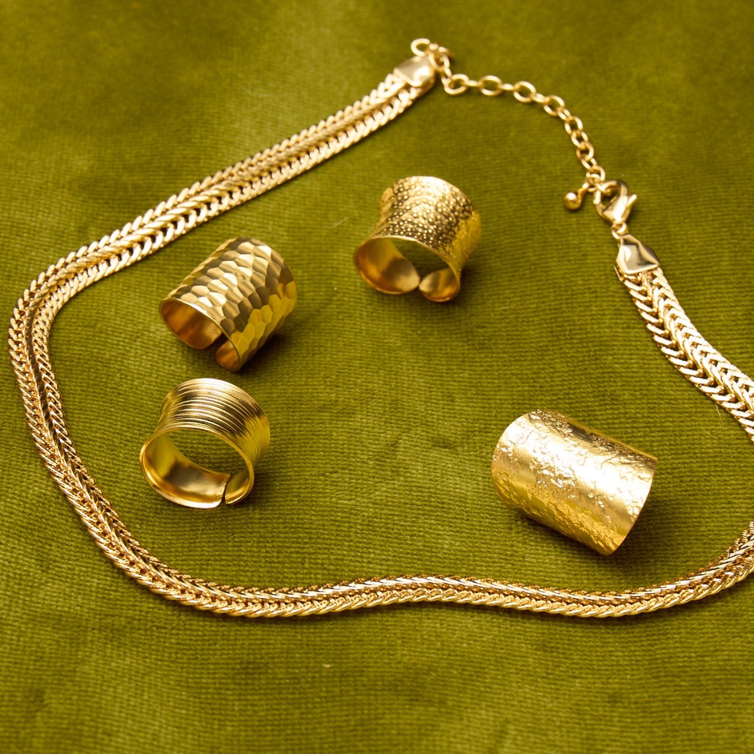 Nudo Gold Dotted Ring