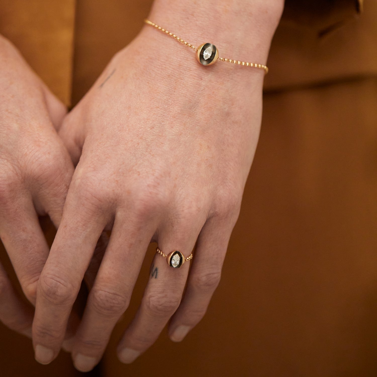 Gaia 18ct Gold Chain Ring