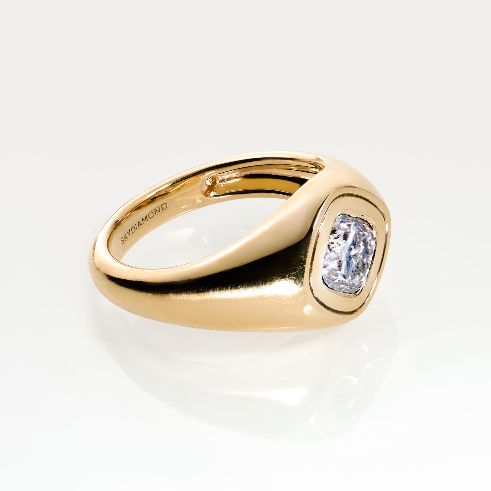 Sky Signet Ring Liquid Silver Cushion 1.07ct Skydiamond La Maison Couture