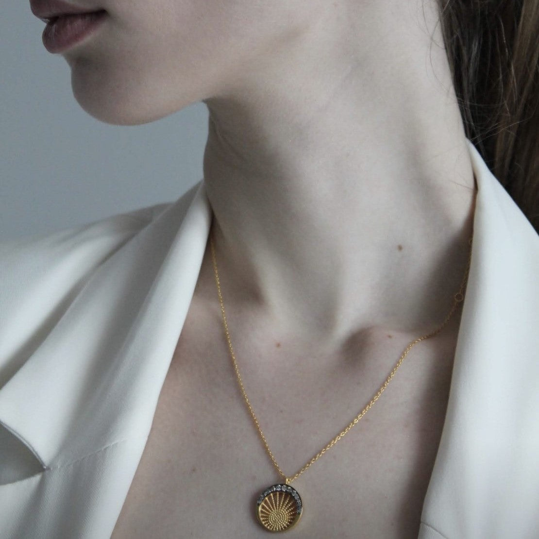 Moonlight Pendant Gold and Tanzanite