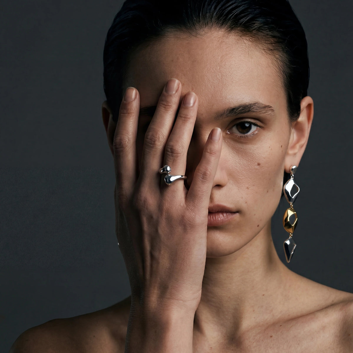 Élan Sculpted Drop Earrings